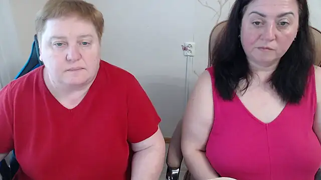 Snapshot of Lindy-Jeanie chatting on April 27, 4:16 pm Lindy-Jeanie online show from April 27, 4:16 pm