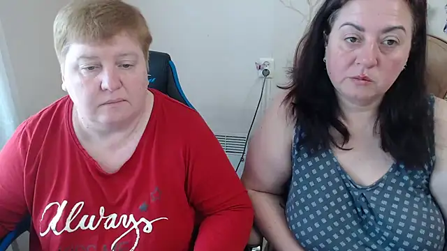 Snapshot of Lindy-Jeanie chatting on May 10, 9:14 am Lindy-Jeanie online show from May 10, 9:14 am