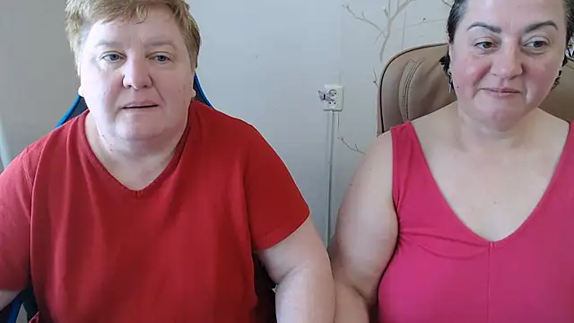 Snapshot of Lindy-Jeanie chatting on May 28, 8:33 am Lindy-Jeanie online show from May 28, 8:33 am