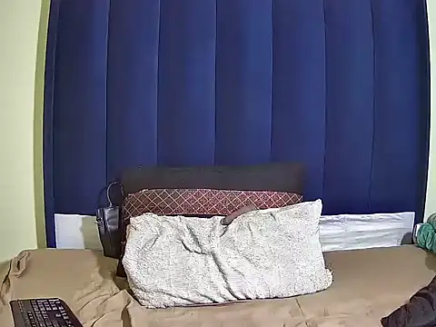 MelaniBbe online show from April 19, 8:22 pm