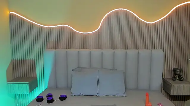 Amy Estrellita online show from April 7, 11:10 am