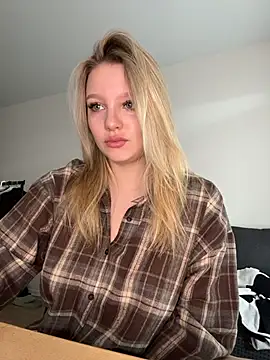 bettyloveu online show from March 30, 4:13 am