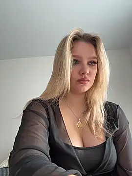 Snapshot of bettyloveu chatting on May 6, 4:08 am bettyloveu online show from May 6, 4:08 am