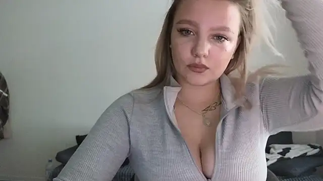 Snapshot of bettyloveu chatting on July 13, 11:13 am bettyloveu online show from July 13, 11:13 am