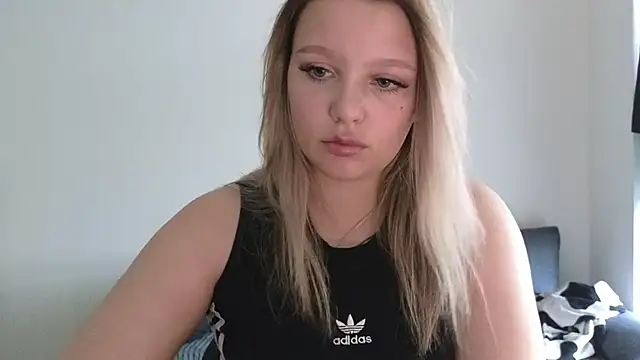 Snapshot of bettyloveu chatting on July 28, 11:05 am bettyloveu online show from July 28, 11:05 am