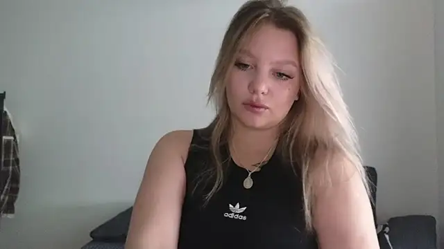 Snapshot of bettyloveu chatting on August 3, 11:05 am bettyloveu online show from August 3, 11:05 am