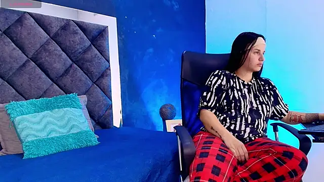 aidanaandvictoria online show from April 10, 1:05 pm