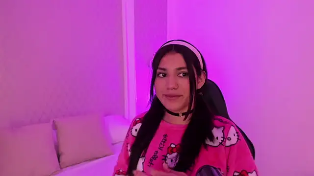 cristin collins online show from April 10, 8:02 pm