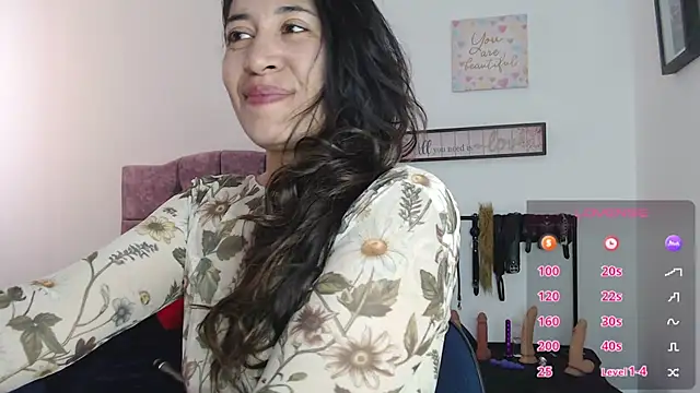 Snapshot of violeta_scott chatting on July 24, 3:21 pm violeta scott online show from July 24, 3:21 pm