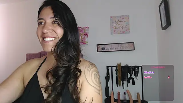 Snapshot of violeta_scott chatting on August 3, 4:11 pm violeta scott online show from August 3, 4:11 pm