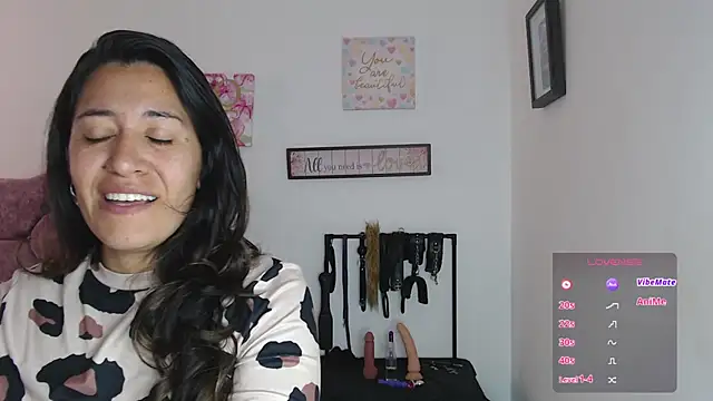 Snapshot of violeta_scott chatting on August 4, 4:09 pm violeta scott online show from August 4, 4:09 pm