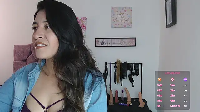 Snapshot of violeta_scott chatting on August 5, 3:48 pm violeta scott online show from August 5, 3:48 pm