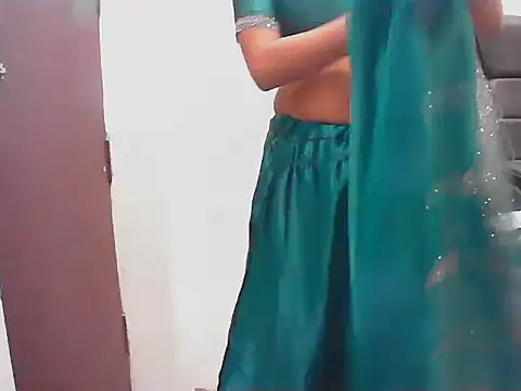 Snapshot of ragini_bby chatting on June 19, 1:43 am ragini bby online show from June 19, 1:43 am