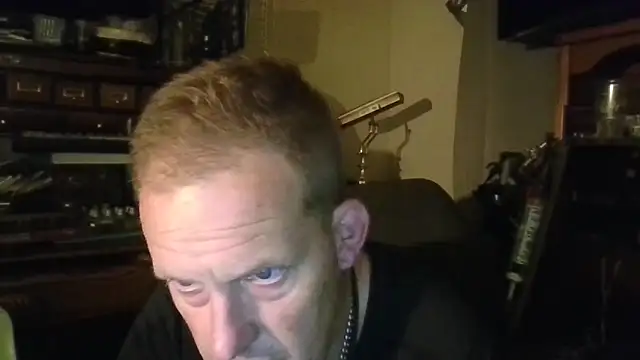 Snapshot of strokingjoe14585 chatting on April 24, 8:17 am strokingjoe14585 online show from April 24, 8:17 am