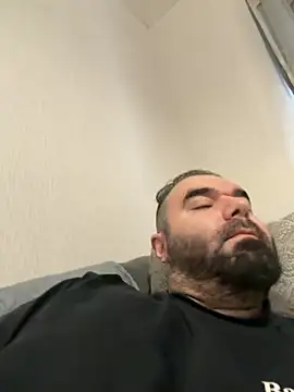 bigmillz32 online show from March 31, 10:59 am