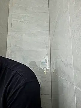 Snapshot of bigmillz32 chatting on April 15, 4:47 pm bigmillz32 online show from April 15, 4:47 pm