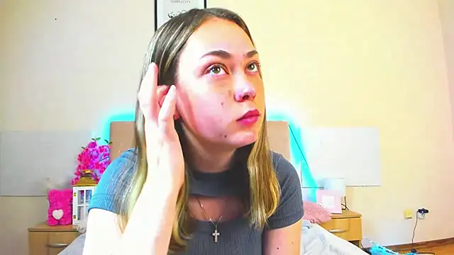 Snapshot of MelanieCuty chatting on May 27, 5:26 am MelanieCuty online show from May 27, 5:26 am