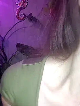 PurpleBunnyxo online show from June 18, 4:57 am