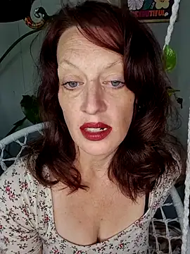 PurpleBunnyxo online show from July 25, 4:15 pm