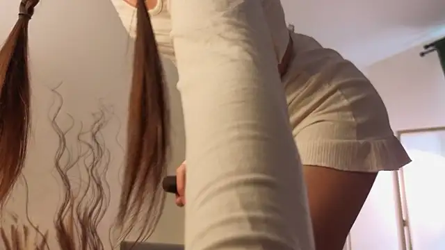 Milisaaaaa online show from March 31, 9:10 am