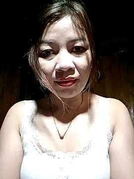 Snapshot of Yiyi102300 chatting on March 17, 1:25 pm Yiyi102300 online show from March 17, 1:25 pm