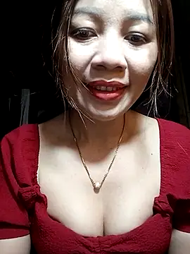 Snapshot of Yiyi102300 chatting on March 27, 1:55 pm Yiyi102300 online show from March 27, 1:55 pm