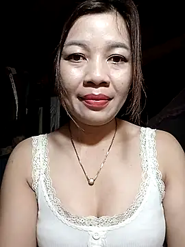 Snapshot of Yiyi102300 chatting on March 28, 1:00 pm Yiyi102300 online show from March 28, 1:00 pm