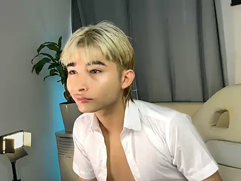 Snapshot of angel_yuhogg chatting on July 3, 7:31 pm angel yuhogg online show from July 3, 7:31 pm