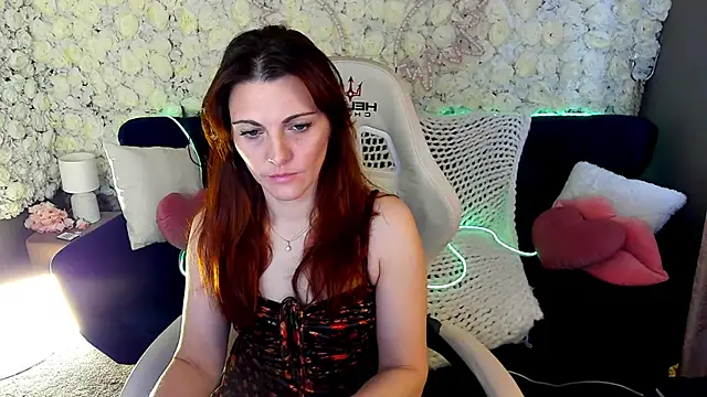 FireFoxxxxxy online show from April 12, 6:07 am