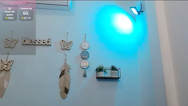 Snapshot of hotlatinaluna23 chatting on May 21, 2:13 pm hotlatinaluna23 online show from May 21, 2:13 pm