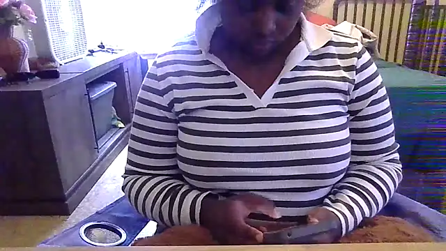 shellsjsj online show from March 13, 5:52 pm