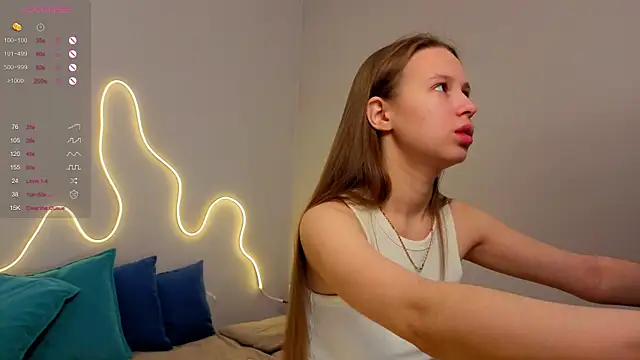 Snapshot of Emma_dream_ chatting on May 28, 1:36 am Emma dream online show from May 28, 1:36 am