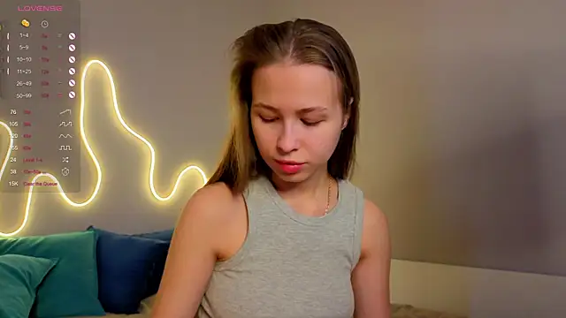 Snapshot of Emma_dream_ chatting on June 24, 1:37 am Emma dream online show from June 24, 1:37 am