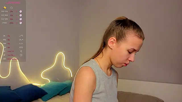 Snapshot of Emma_dream_ chatting on July 29, 4:21 am Emma dream online show from July 29, 4:21 am