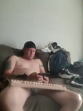 Snapshot of yourMasterisBored chatting on May 25, 3:07 pm yourMasterisBored online show from May 25, 3:07 pm