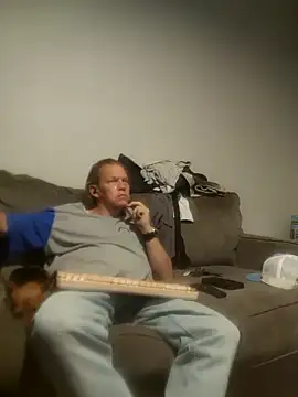 Snapshot of yourMasterisBored chatting on May 28, 2:53 am yourMasterisBored online show from May 28, 2:53 am