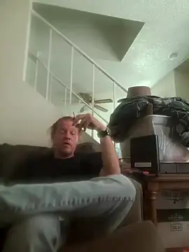 Snapshot of yourMasterisBored chatting on June 4, 4:02 pm yourMasterisBored online show from June 4, 4:02 pm