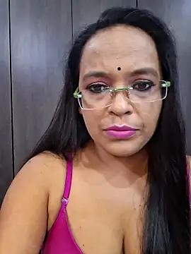 Snapshot of hornyrosy321 chatting on May 31, 5:20 pm hornyrosy321 online show from May 31, 5:20 pm