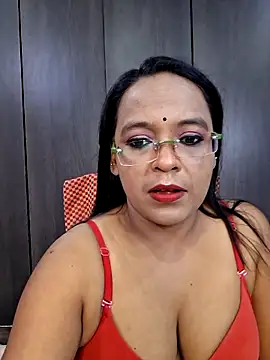 Snapshot of hornyrosy321 chatting on June 2, 5:37 pm hornyrosy321 online show from June 2, 5:37 pm