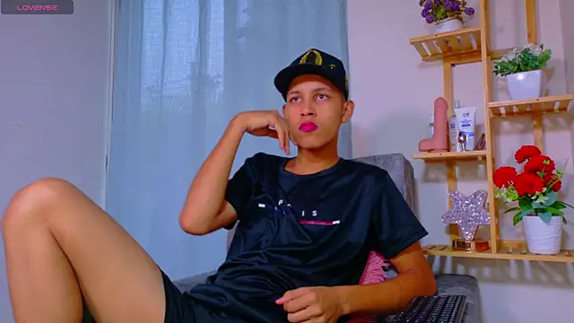 Noirvynn online show from April 13, 10:59 pm