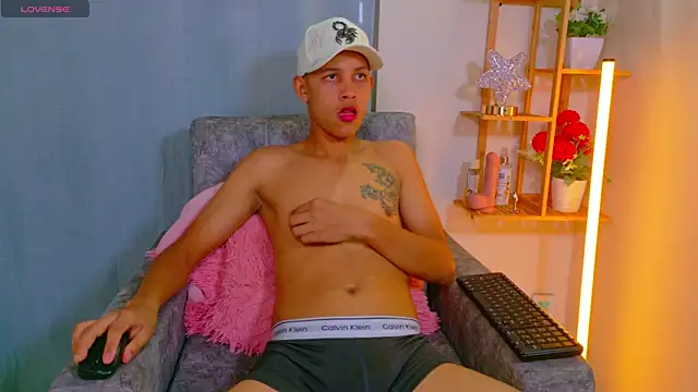 Noirvynn online show from April 16, 12:11 am