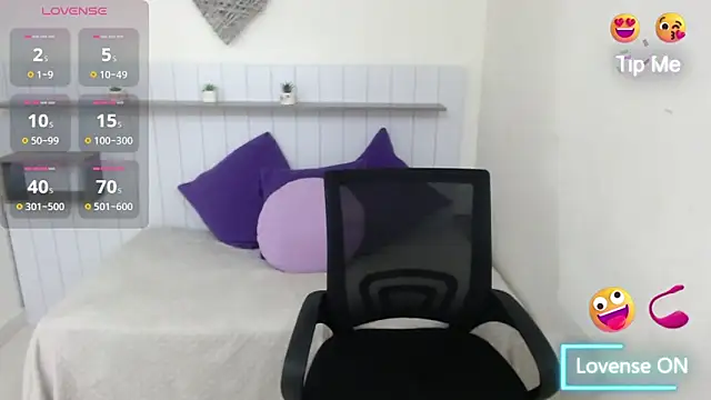 Odeth Jones online show from March 23, 8:57 pm