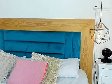 Snapshot of Annie_coxx chatting on March 14, 7:19 pm Annie coxx online show from March 14, 7:19 pm