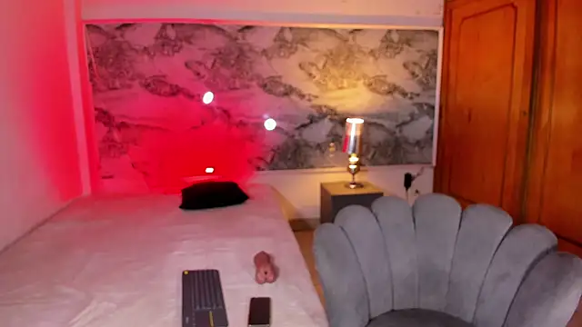 Snapshot of Liam_Dustin chatting on May 15, 11:23 pm Liam Dustin online show from May 15, 11:23 pm
