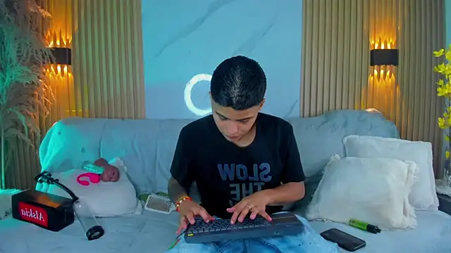 Snapshot of Liam_Dustin chatting on August 2, 7:56 pm Liam Dustin online show from August 2, 7:56 pm