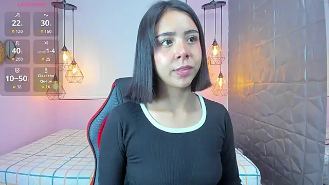 Snapshot of Magic_oliviah chatting on June 3, 1:03 pm Magic oliviah online show from June 3, 1:03 pm