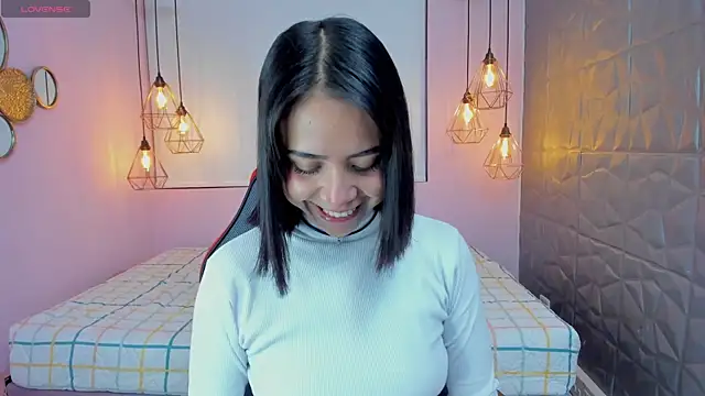 Snapshot of Magic_oliviah chatting on June 10, 12:04 pm Magic oliviah online show from June 10, 12:04 pm