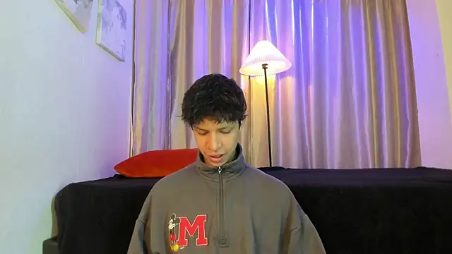 Snapshot of Ethan_qop chatting on May 15, 11:17 am Ethan qop online show from May 15, 11:17 am