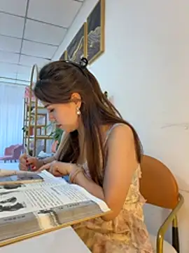 Xiaoxiao-y online show from April 18, 9:02 am