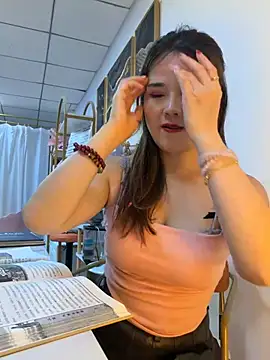 Xiaoxiao-y online show from April 25, 1:41 pm